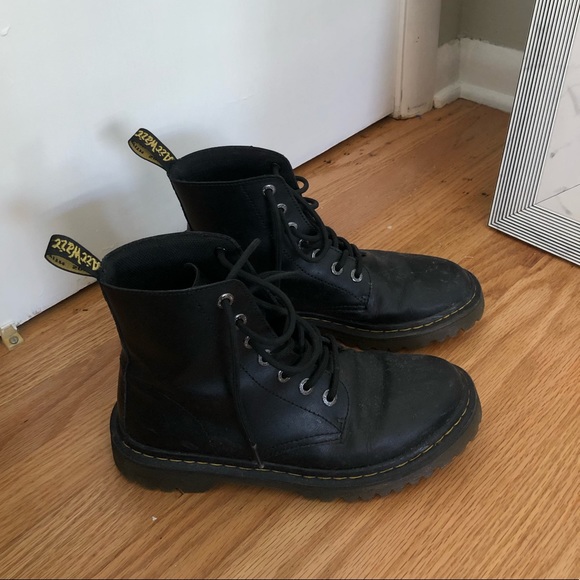 DR MARTEN LUANAS - Picture 2 of 4